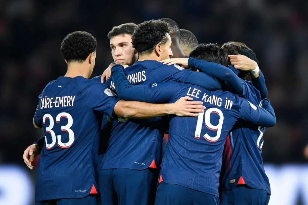 PSG Drużyna Warren Zaire-Emery Lee Kang In
