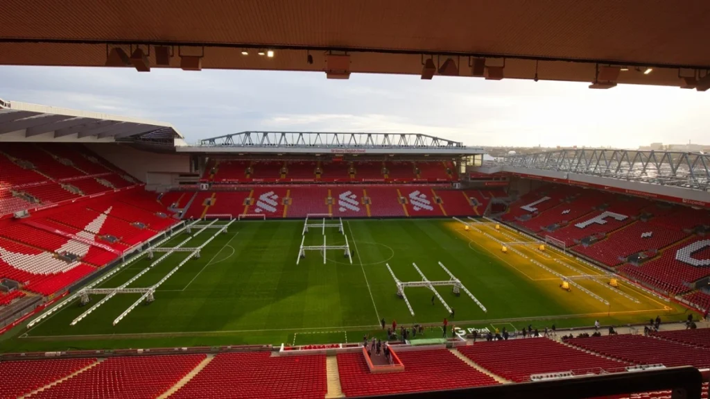 Liverpool FC – PSG szczegółowe statystyki. Dane drużyn i piłkarzy (14.04.2026) Liverpool - stadion Anfield