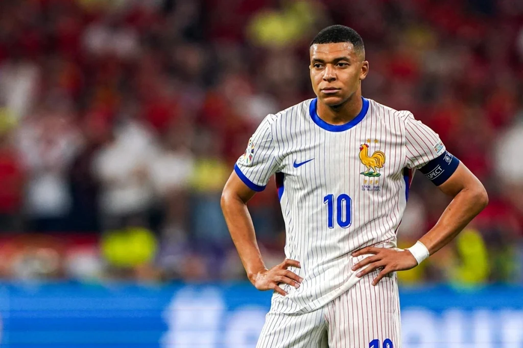 Kimpembe broni Mbappé: „Zawsze był krytykowany w Paryżu” Reprezentacja Francji - Kylian Mbappe 1